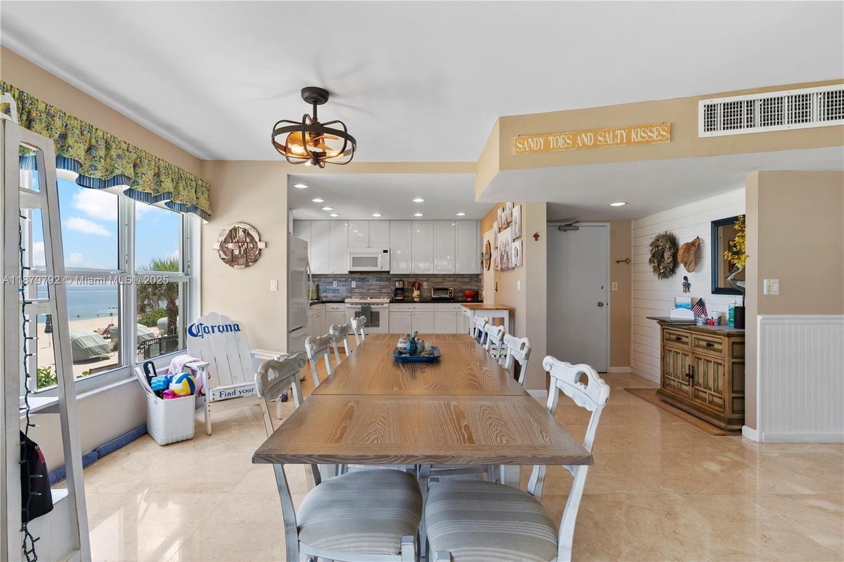 Chandelier, Dining room, Interior, Kitchen, Recessed Lighting, Water