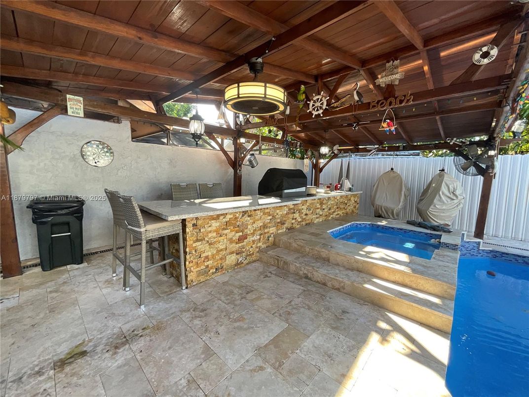 Exterior, Outdoor Kitchen, Pool