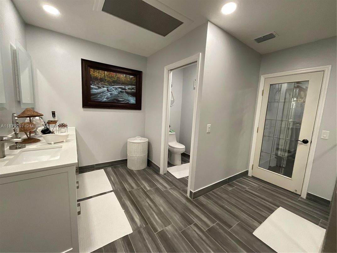 Bathroom, Interior, Recessed Lighting, Wood Texture Flooring