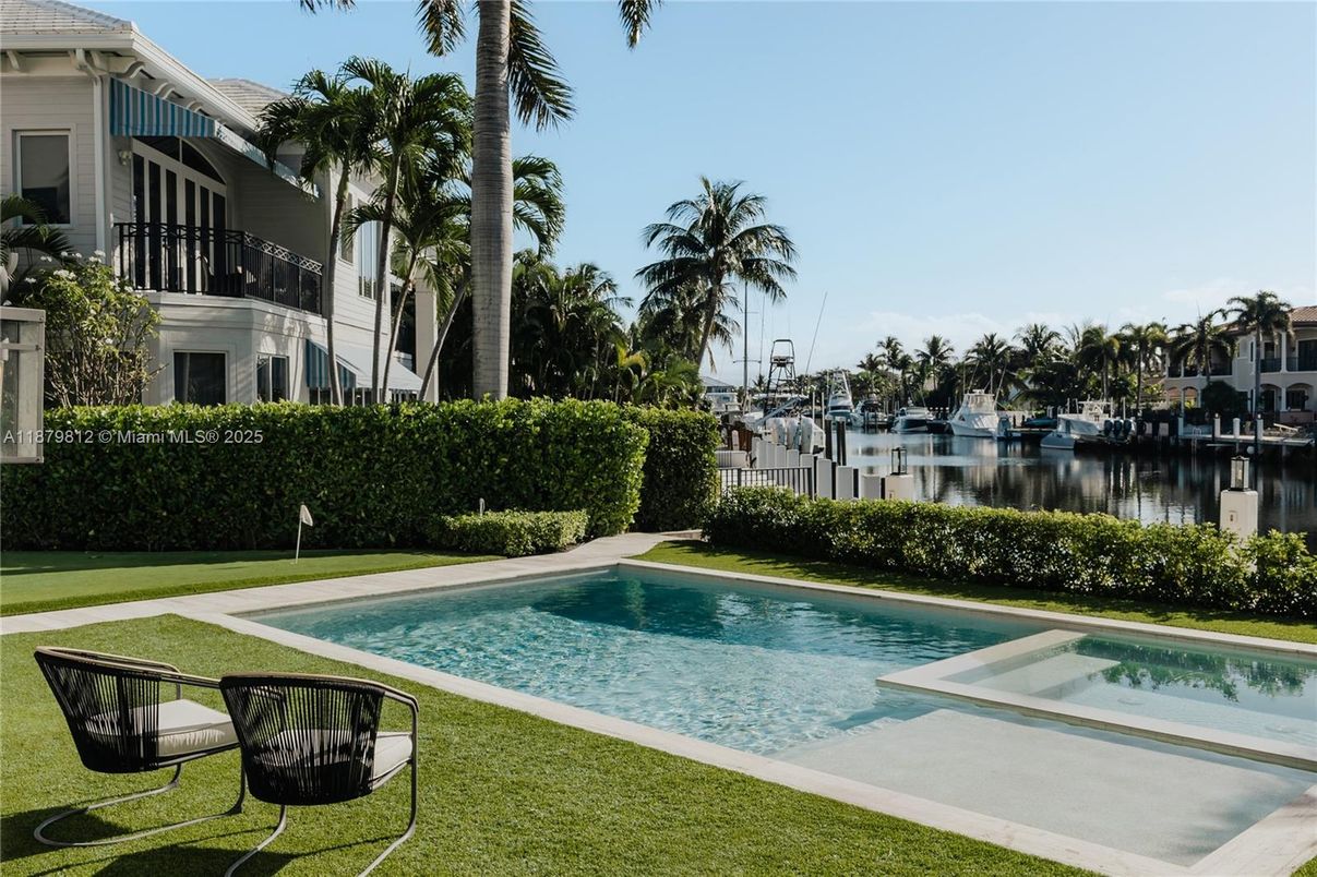 Exterior, Pool, Water