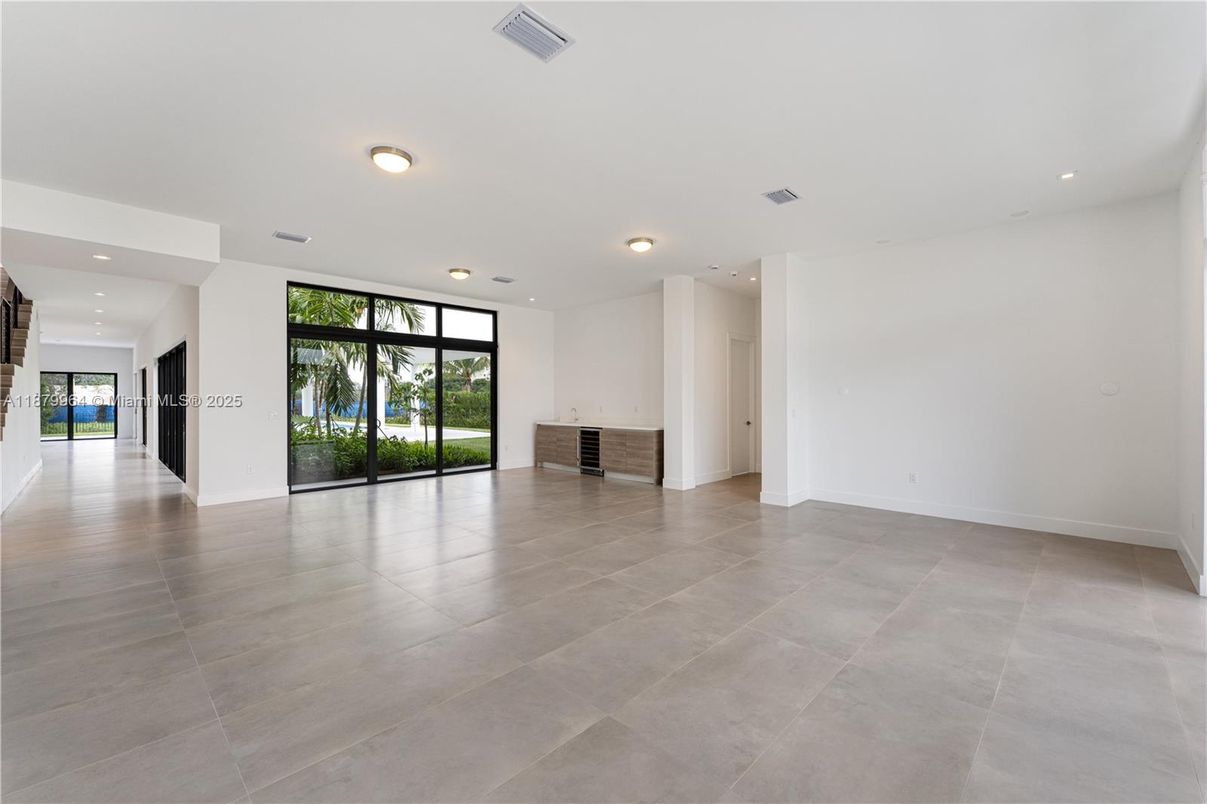 Empty room, Interior, Recessed Lighting