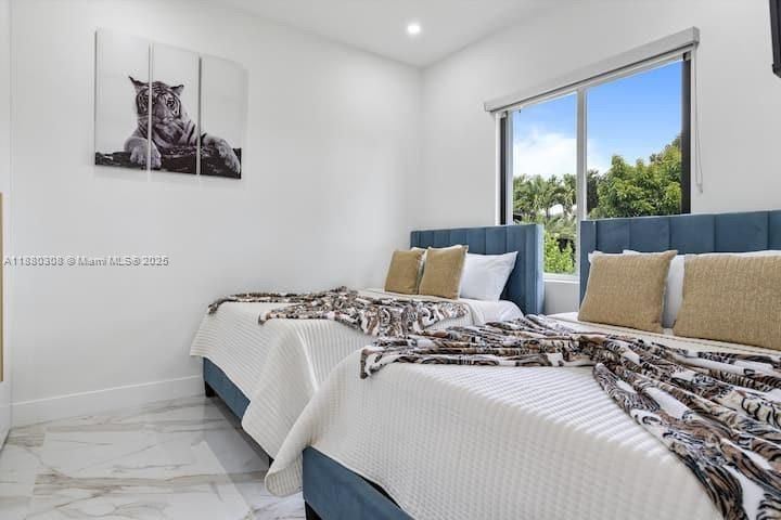 Bedroom, Interior, Marble, Recessed Lighting