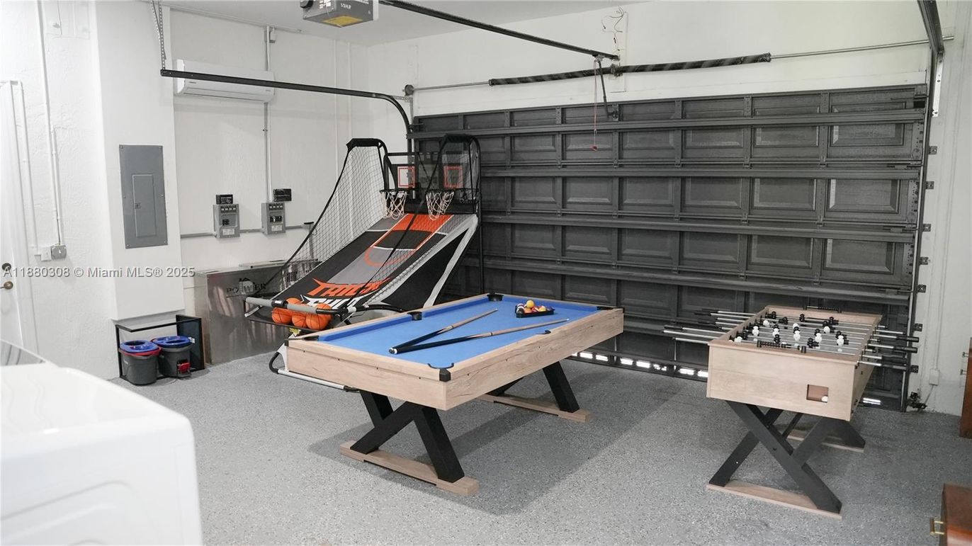 Billiard Table, Game Room, Garage, Interior