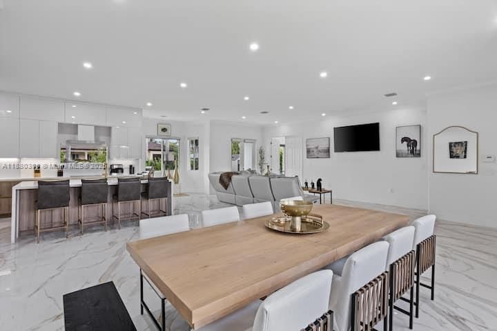 Dining room, Interior, Kitchen, Marble, Recessed Lighting, Stainless Steel Appliances