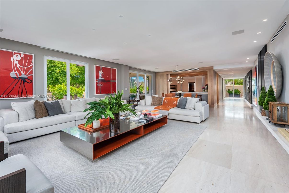 Interior, Living room, Pendant Lights, Recessed Lighting