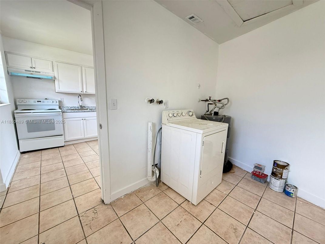 Interior, Washer
