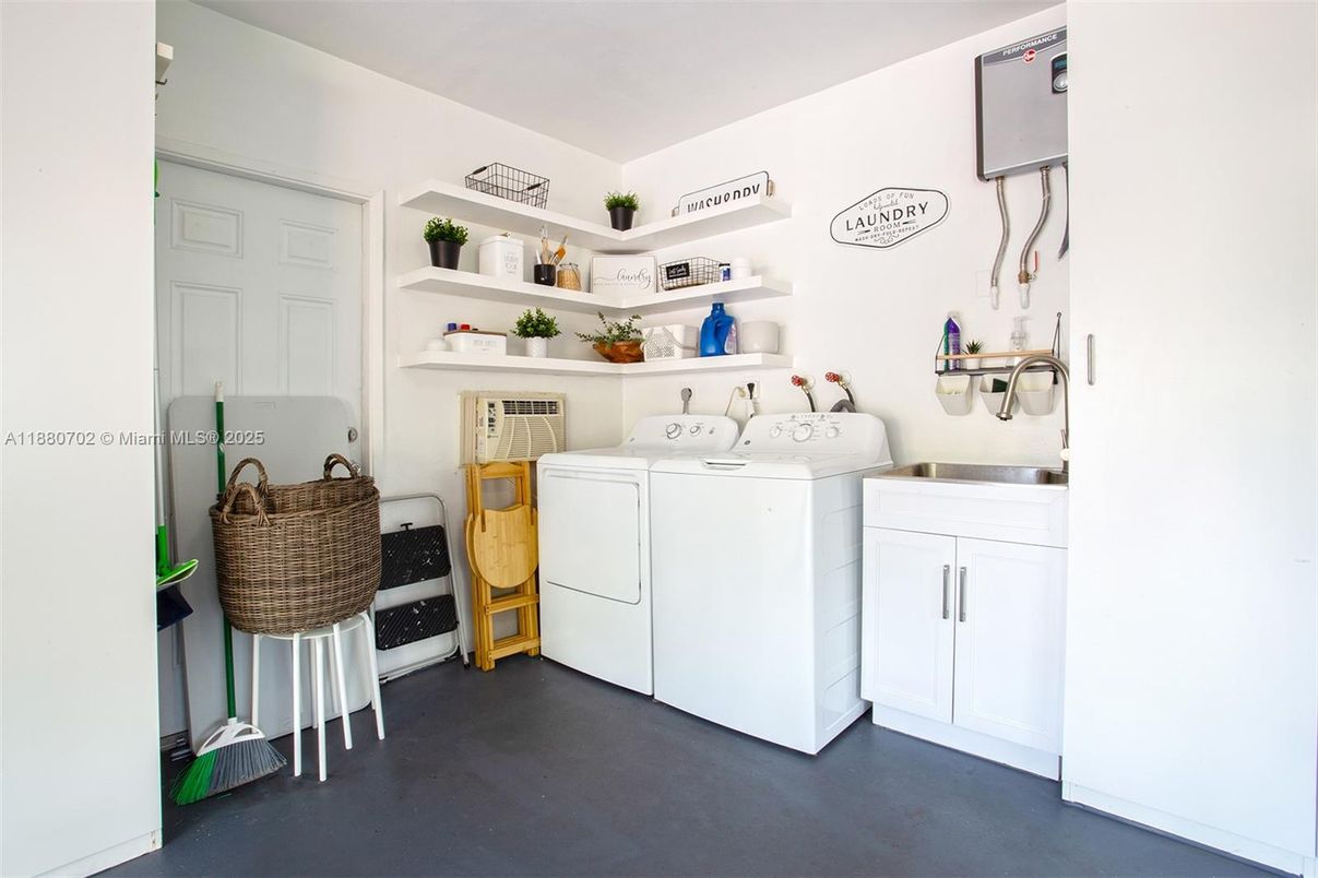 Interior, Washer