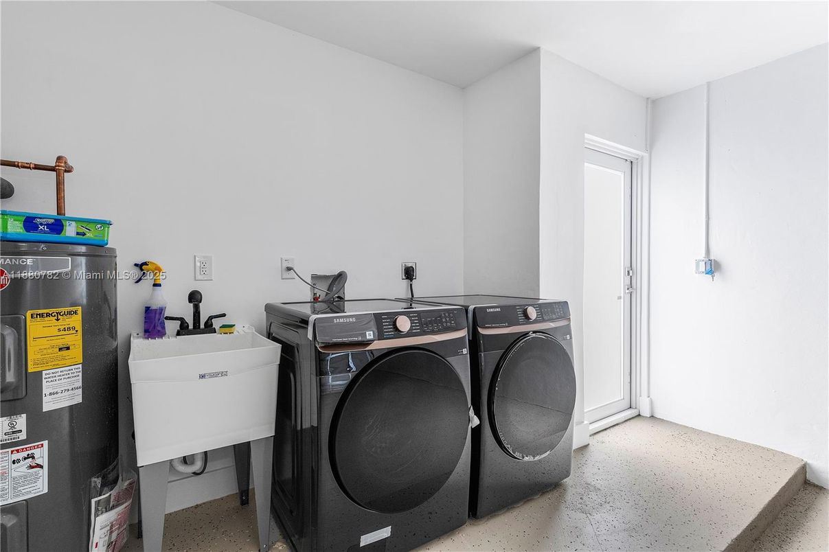Interior, Washer