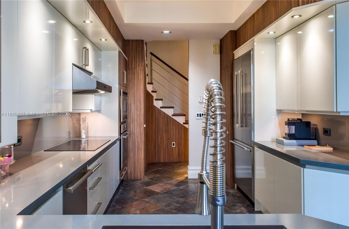 Interior, Kitchen, Recessed Lighting