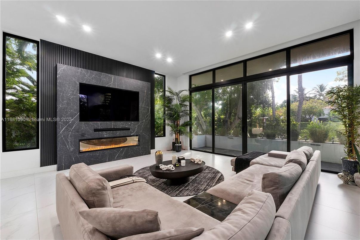 Fireplace, Interior, Living room, Recessed Lighting