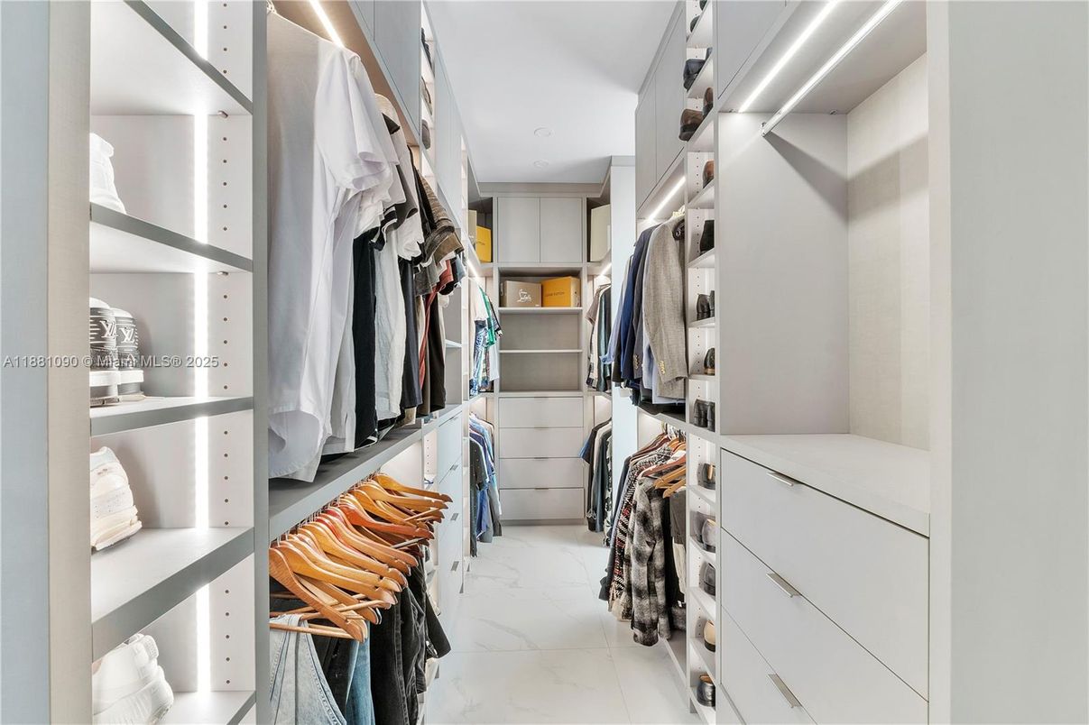 Interior, Marble, Walk-in Closets
