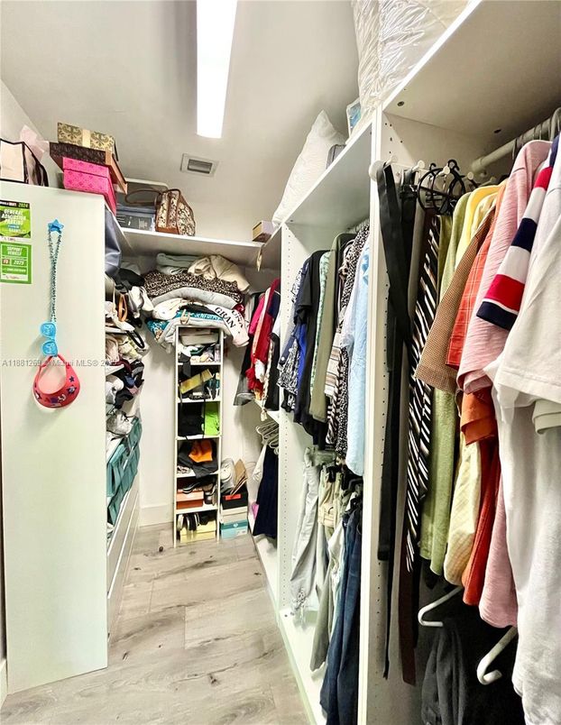 Interior, Walk-in Closets, Wood Texture Flooring