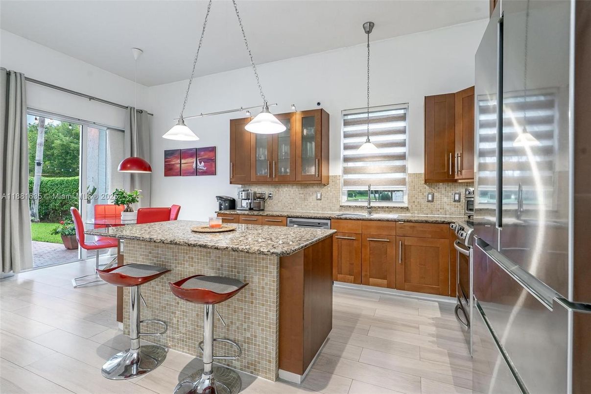 Dining room, Interior, Kitchen, Pendant Lights, Stainless Steel Appliances, Wood Texture Flooring