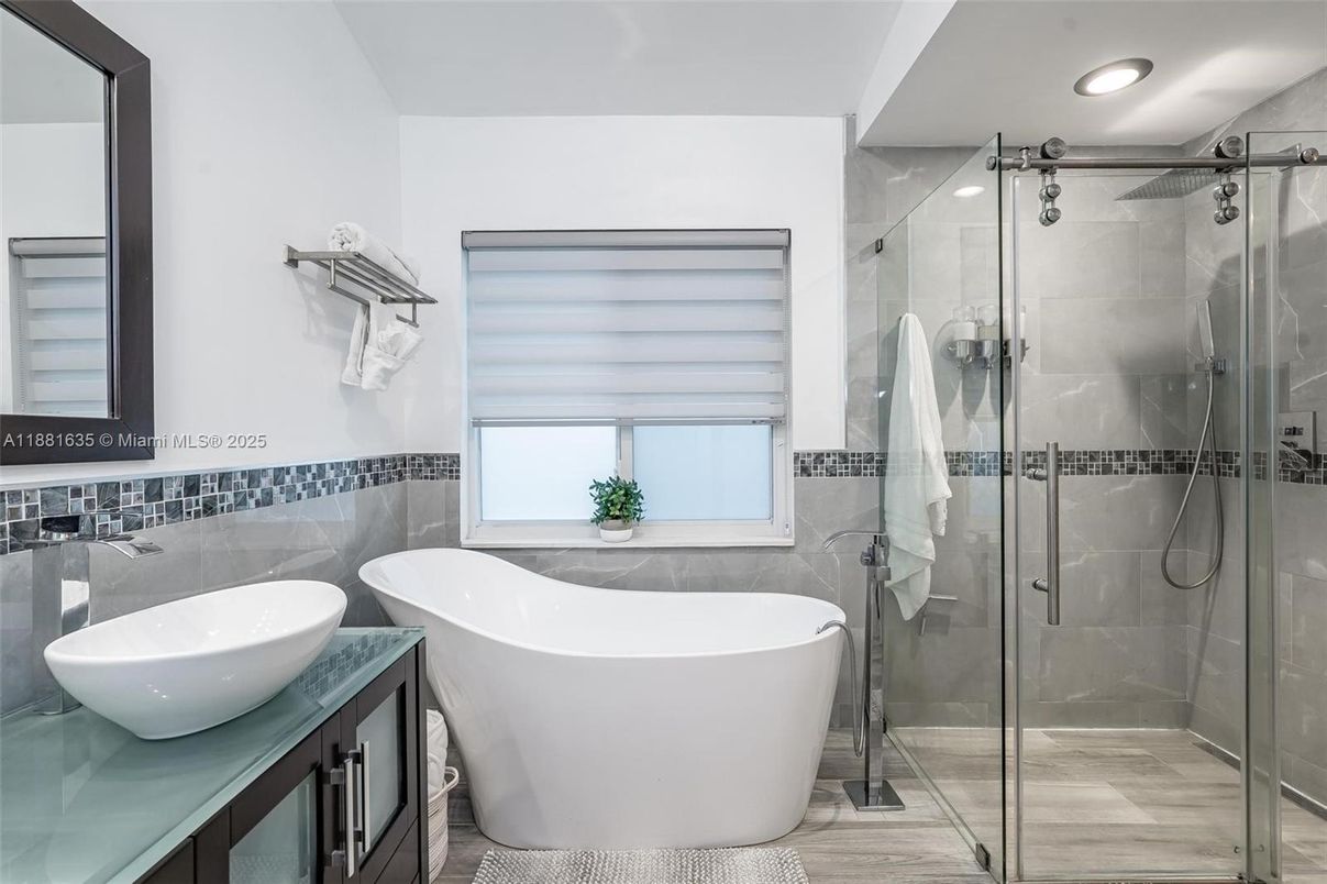 Bathroom, Free Standing Baths, Glass Shower, Interior, Recessed Lighting