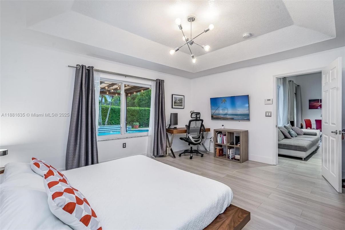 Bedroom, Home Office, Interior, Pendant Lights, Wood Texture Flooring