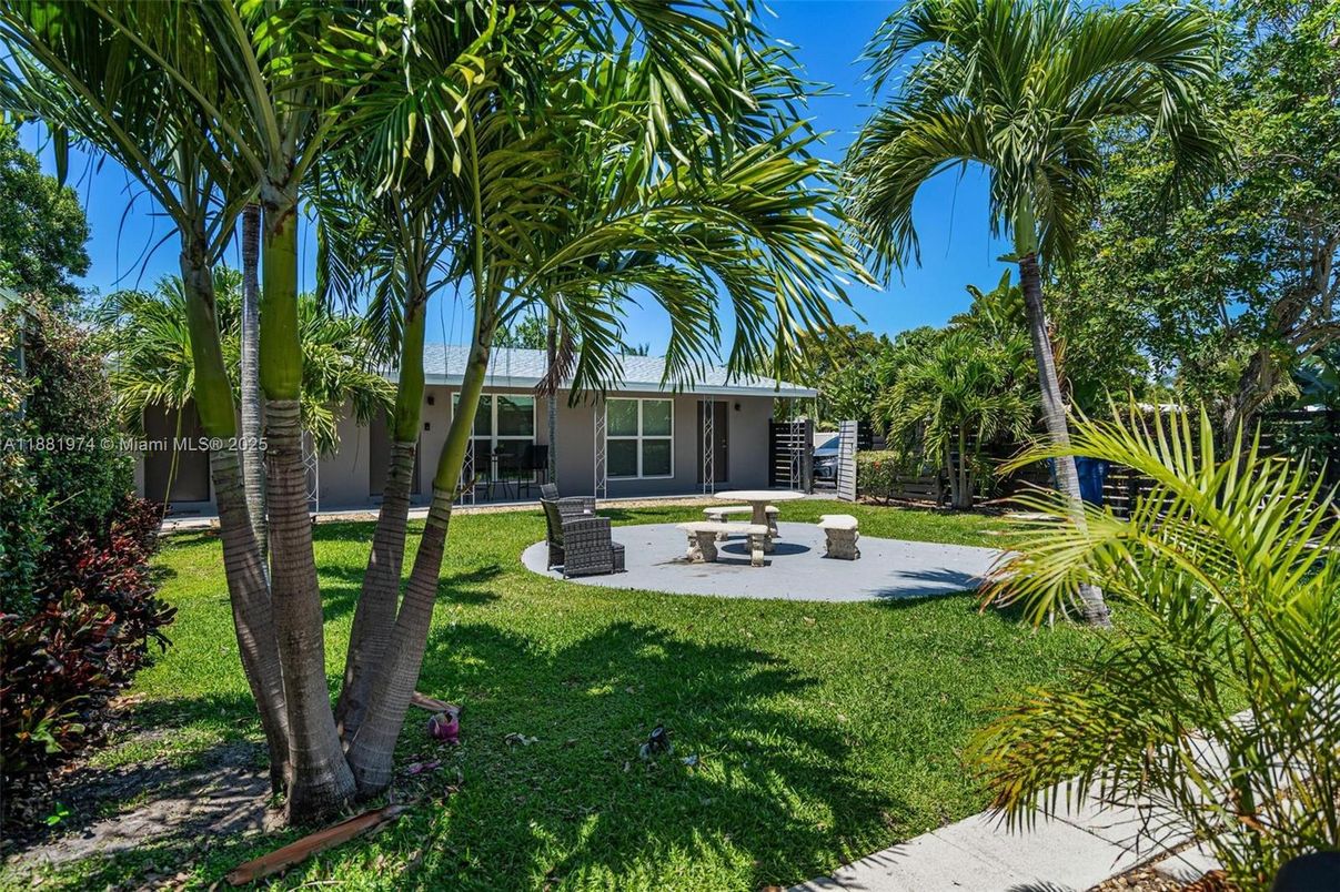 Backyard, Exterior