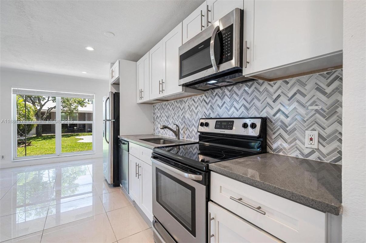 Interior, Kitchen, Recessed Lighting