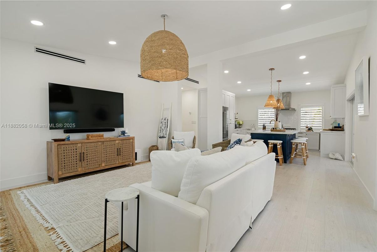Interior, Kitchen, Living room, Pendant Lights, Recessed Lighting, Wood Texture Flooring