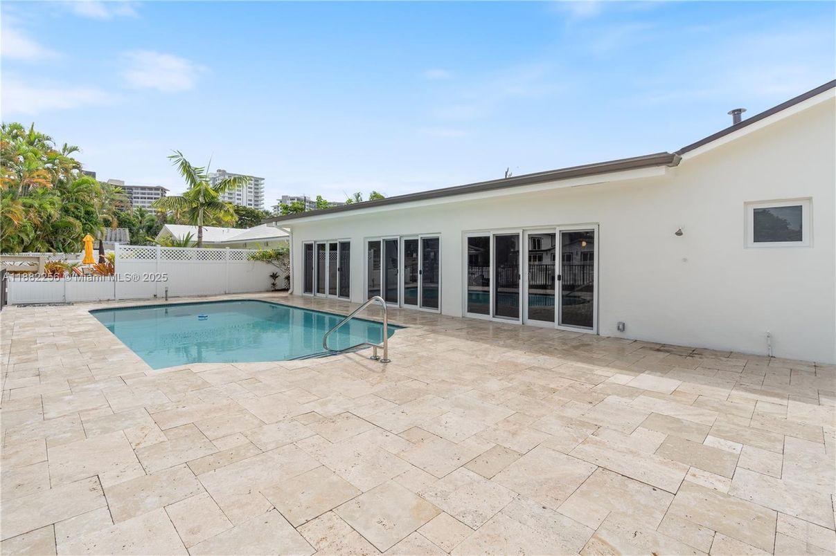 Exterior, Pool