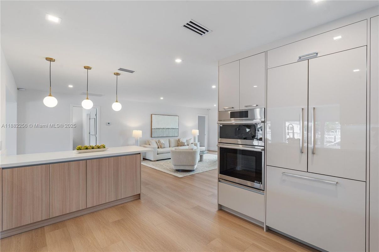 Interior, Kitchen, Living room, Pendant Lights, Recessed Lighting, Stainless Steel Appliances, Wood Texture Flooring