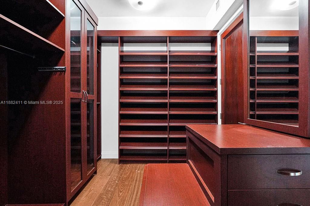 Interior, Walk-in Closets, Wood Texture Flooring