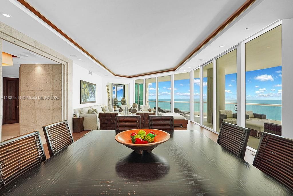 Dining room, Interior, Living room, Recessed Lighting, Water