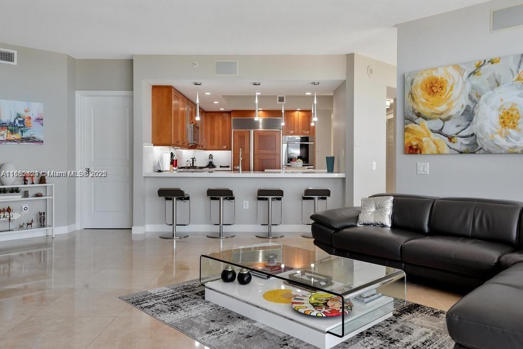 Interior, Kitchen, Living room, Pendant Lights, Recessed Lighting, Stainless Steel Appliances