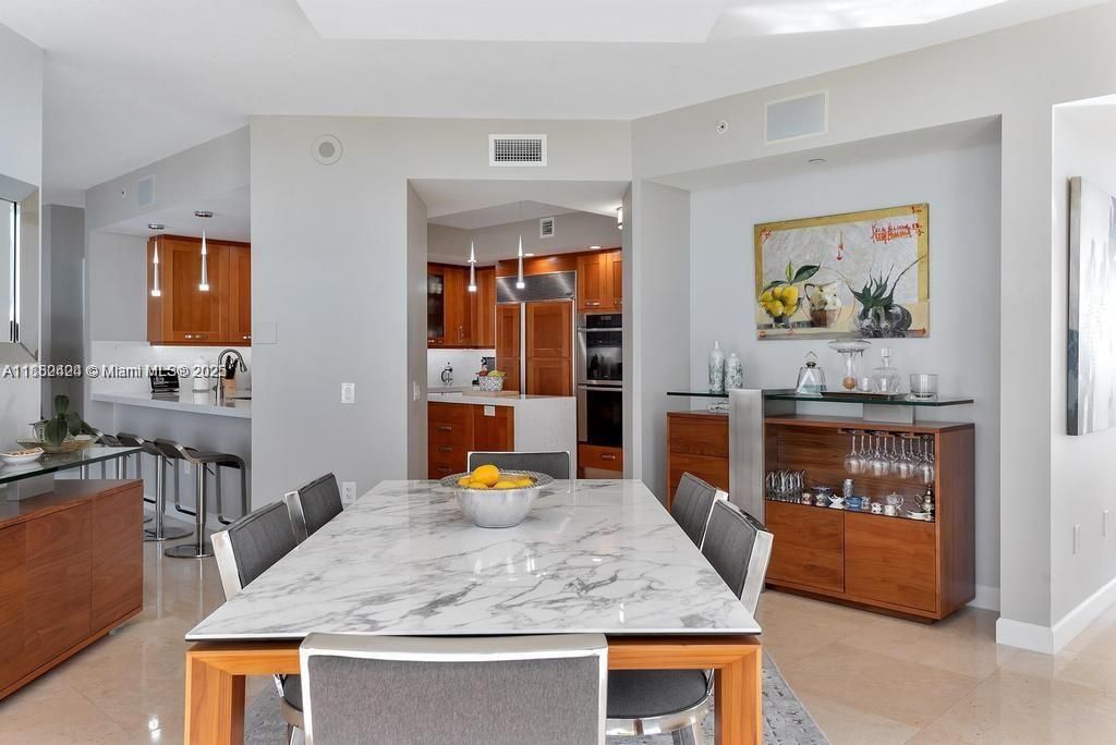 Dining room, Interior, Kitchen, Stainless Steel Appliances