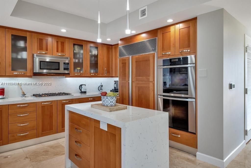 Interior, Kitchen, Pendant Lights, Recessed Lighting, Stainless Steel Appliances
