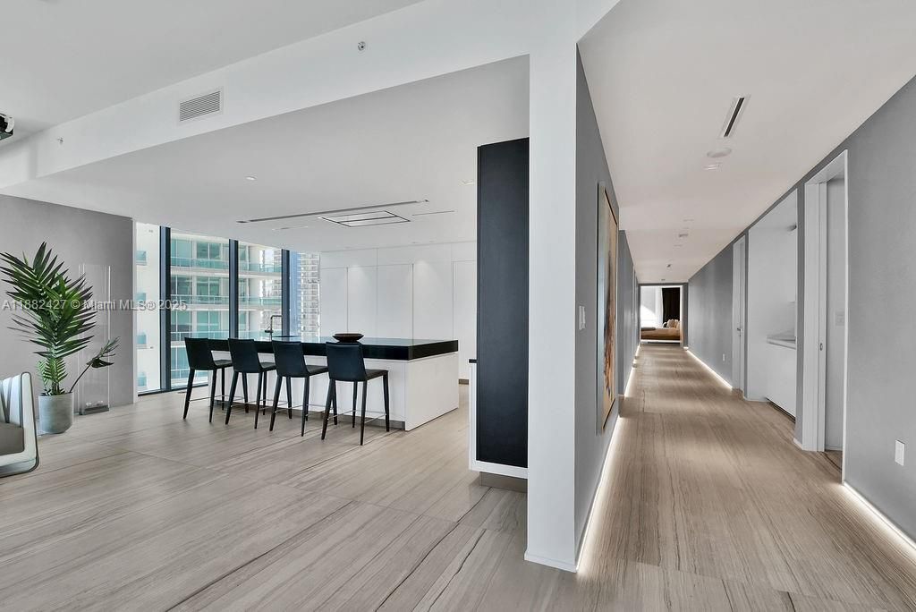 Interior, Recessed Lighting, Wood Texture Flooring