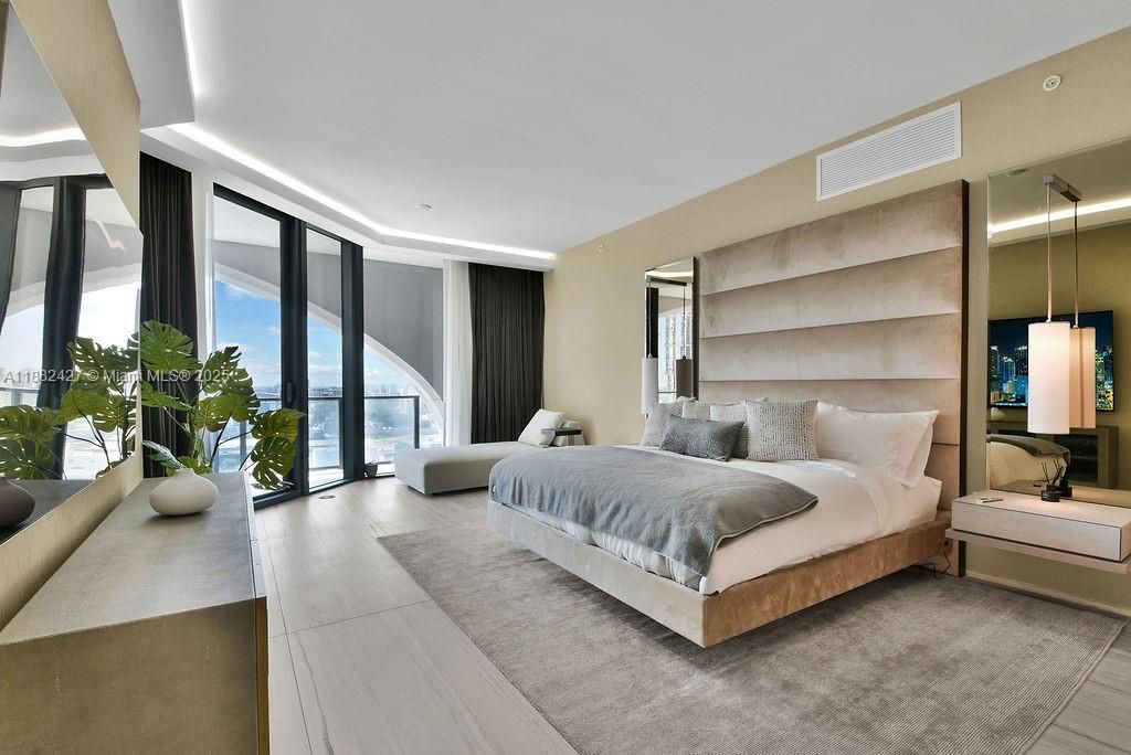 Bedroom, Interior, Pendant Lights, Recessed Lighting, Wood Texture Flooring