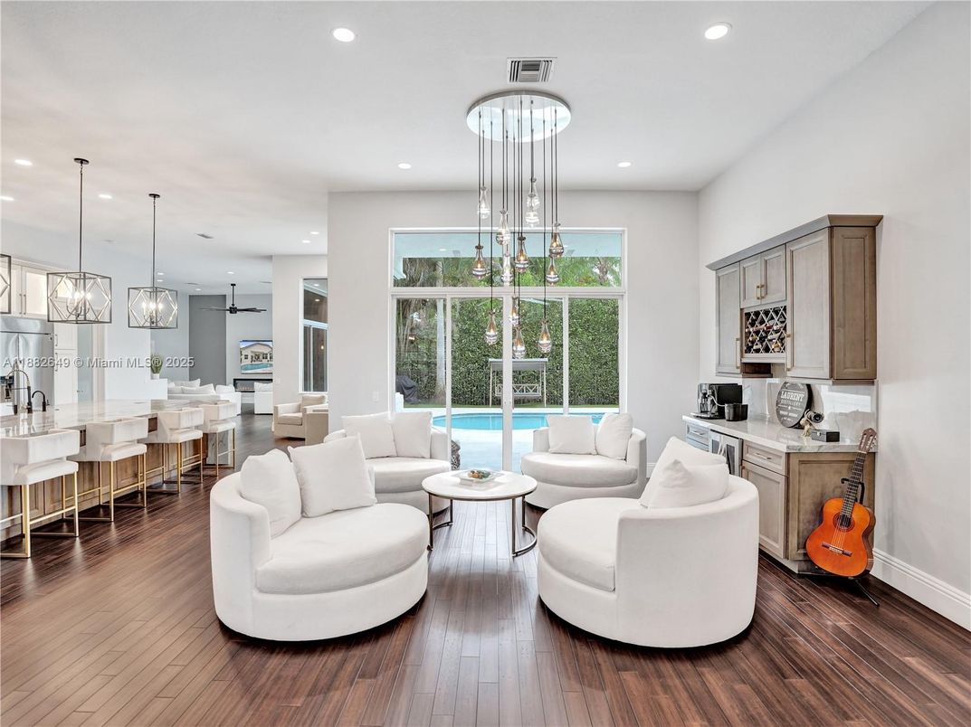 Dining room, Interior, Living room, Pendant Lights, Recessed Lighting, Wood Texture Flooring