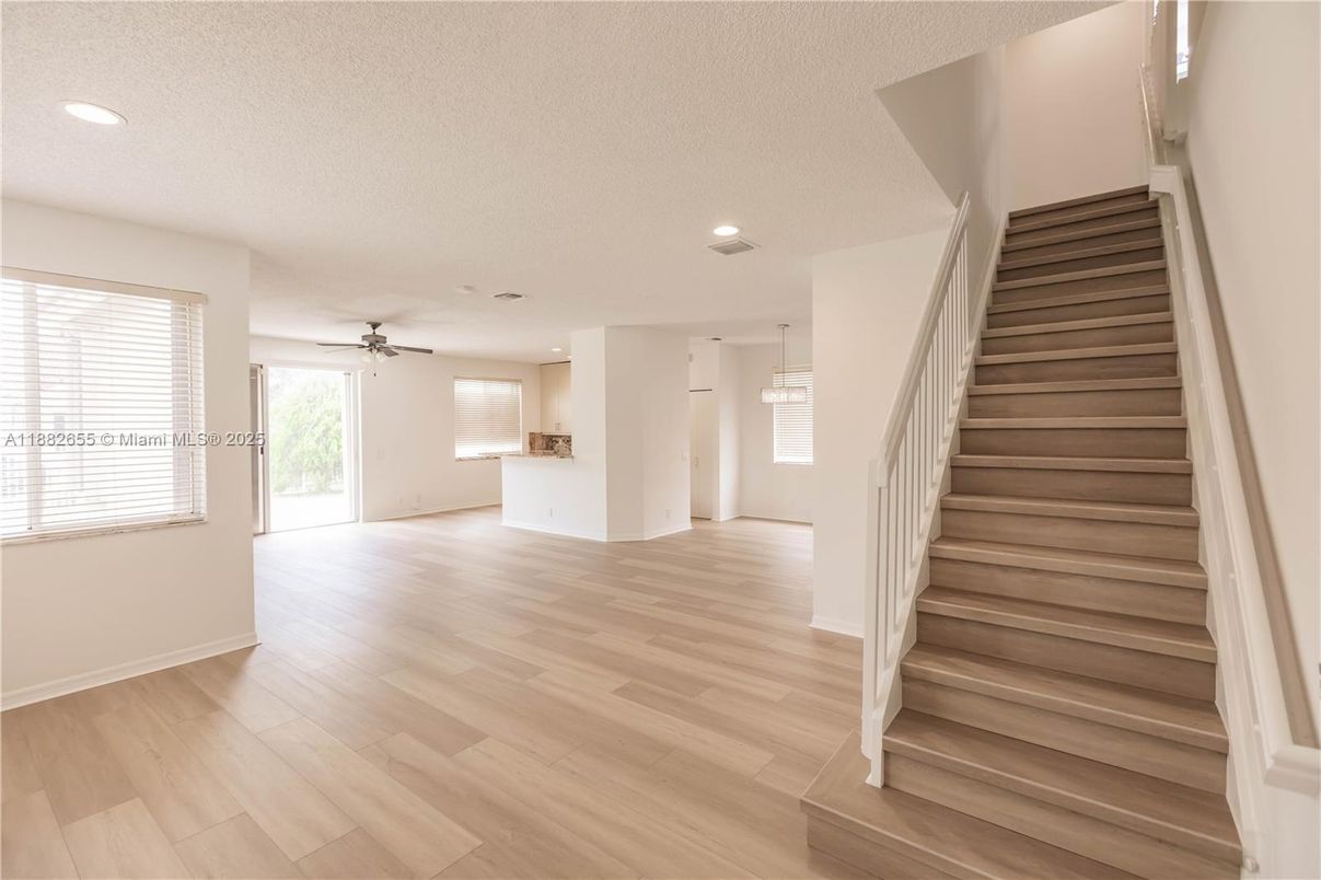 Interior, Pendant Lights, Recessed Lighting, Wood Texture Flooring