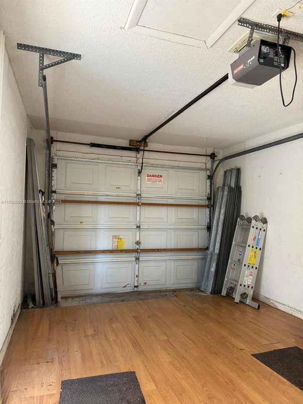 Garage, Interior, Wood Texture Flooring