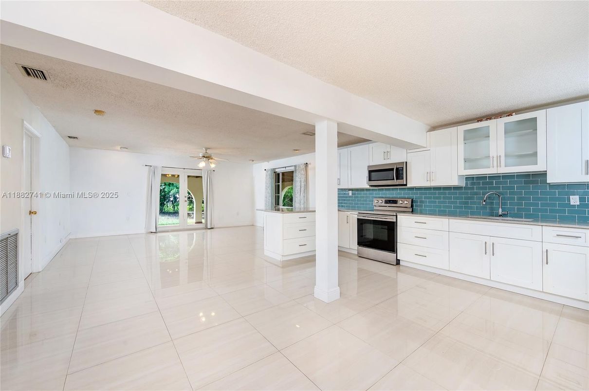 Interior, Kitchen, Stainless Steel Appliances