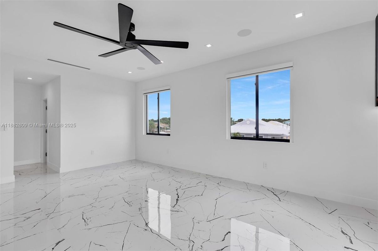 Empty room, Interior, Marble, Recessed Lighting