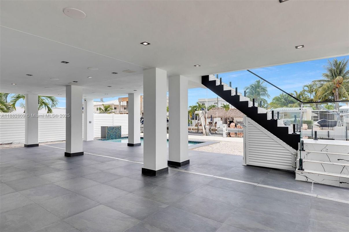 Exterior, Recessed Lighting