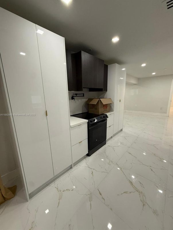 Interior, Kitchen, Marble, Recessed Lighting