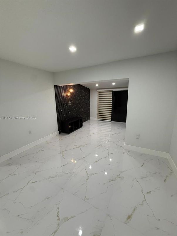 Empty room, Interior, Marble, Recessed Lighting