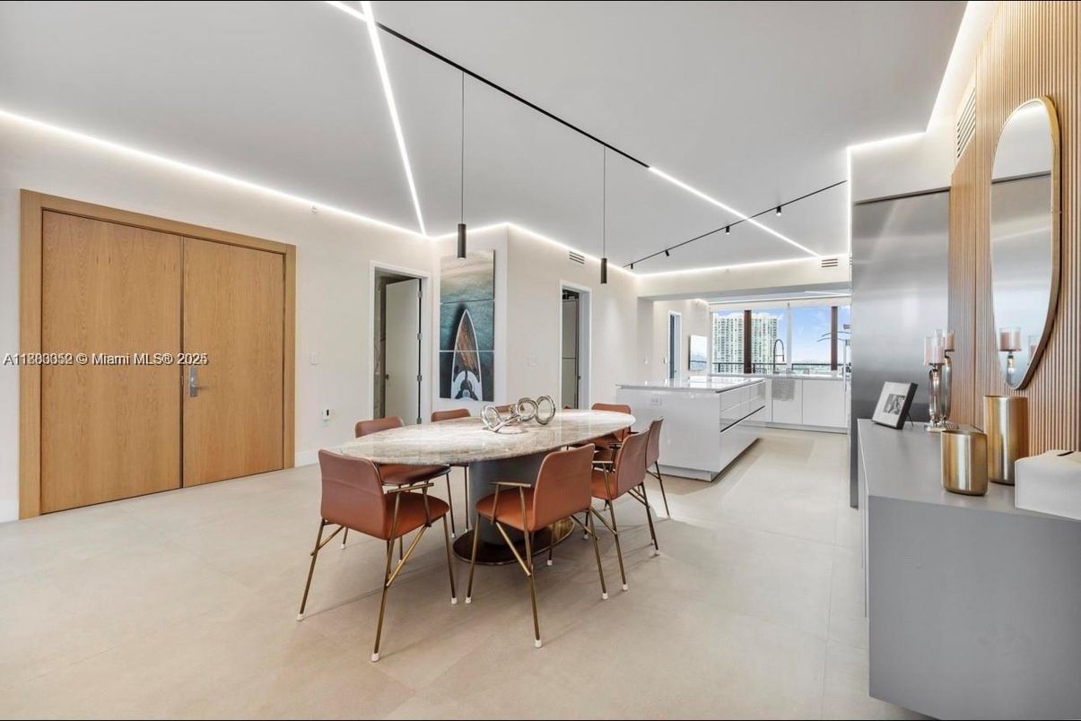 Dining room, Interior, Kitchen, Recessed Lighting