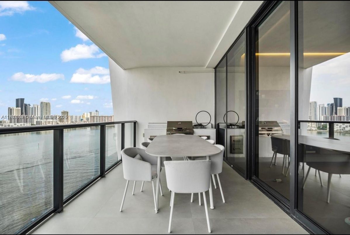 Water, Exterior, Dining room, Other