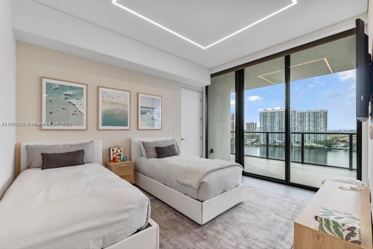 Bedroom, Interior, Water