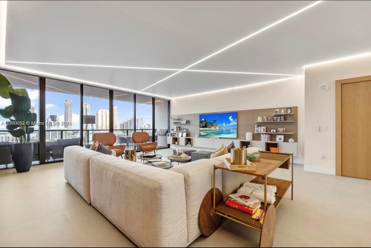 Dining room, Interior, Living room, Water