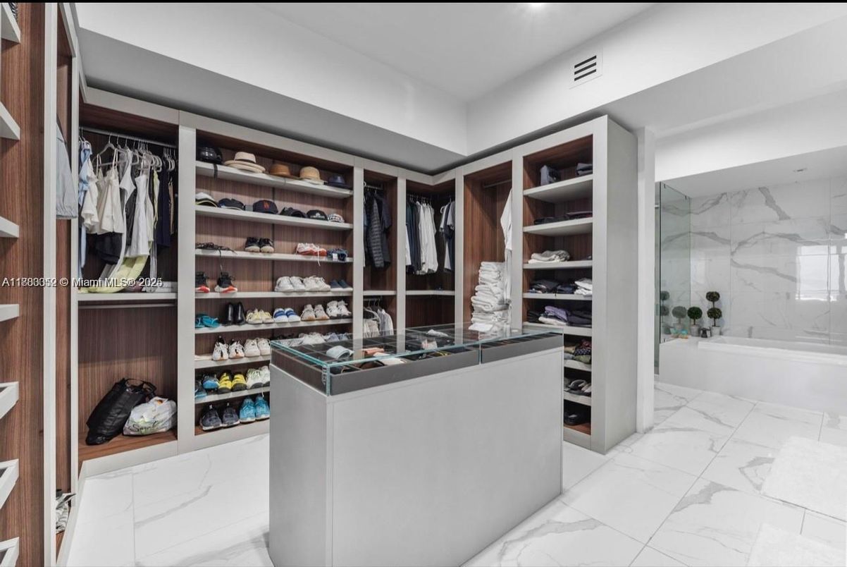 Bathroom, Interior, Marble, Marble Walls, Recessed Lighting, Walk-in Closets