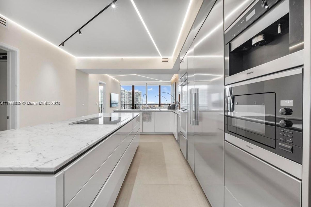 Interior, Kitchen, Stainless Steel Appliances, Water