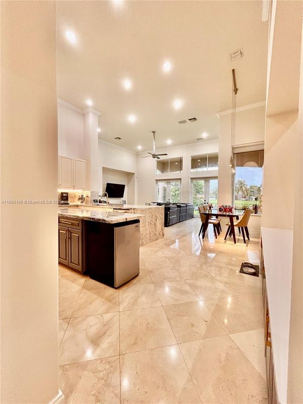 Dining room, Interior, Kitchen, Pendant Lights, Recessed Lighting