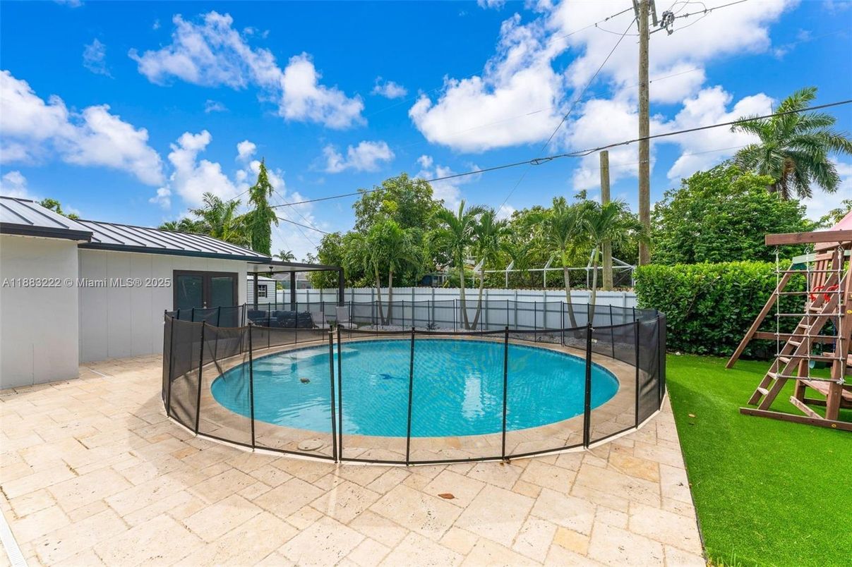 Exterior, Playground, Pool