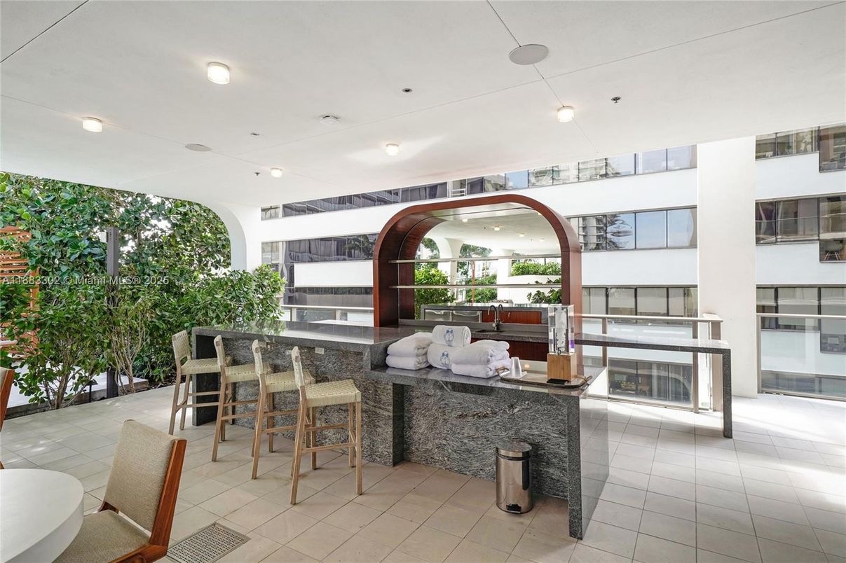 Exterior, Outdoor Kitchen, Recessed Lighting