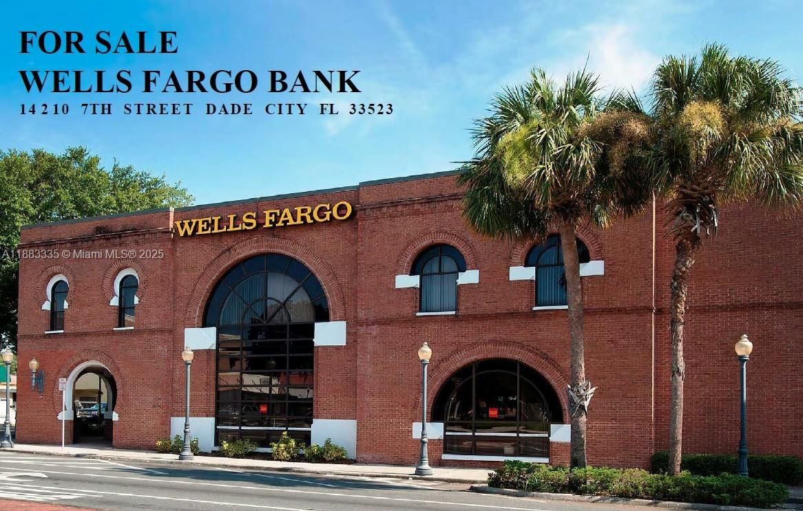 Exterior, Facade, Brick Facade, None