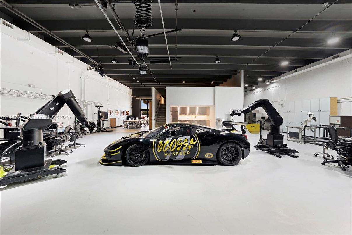 Fitness Equipment, Garage, Interior, Recessed Lighting